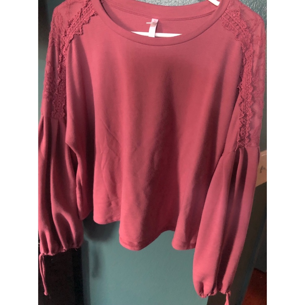 pink blouse